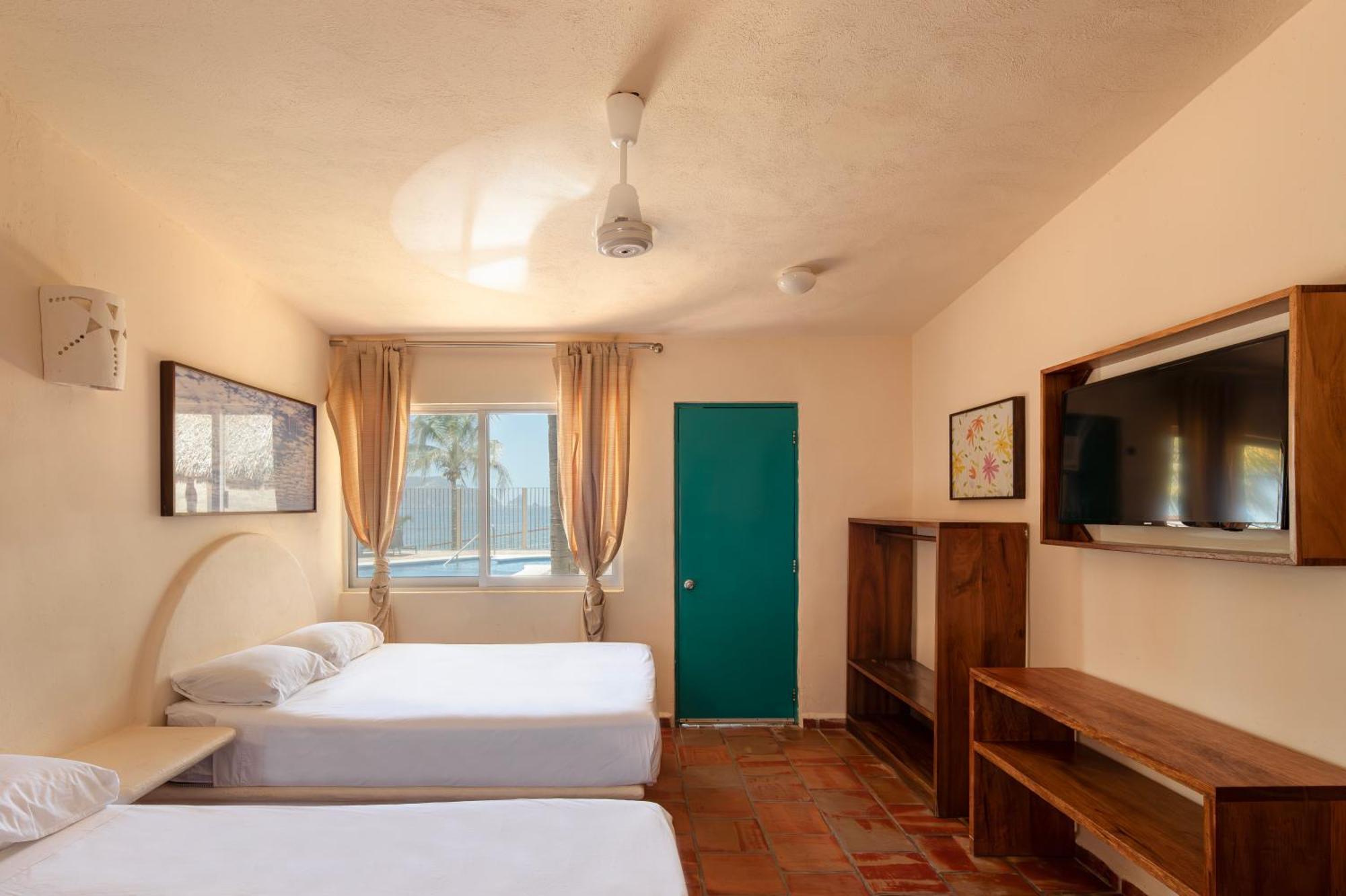 Bungalows Las Arenas San Patricio Melaque Εξωτερικό φωτογραφία